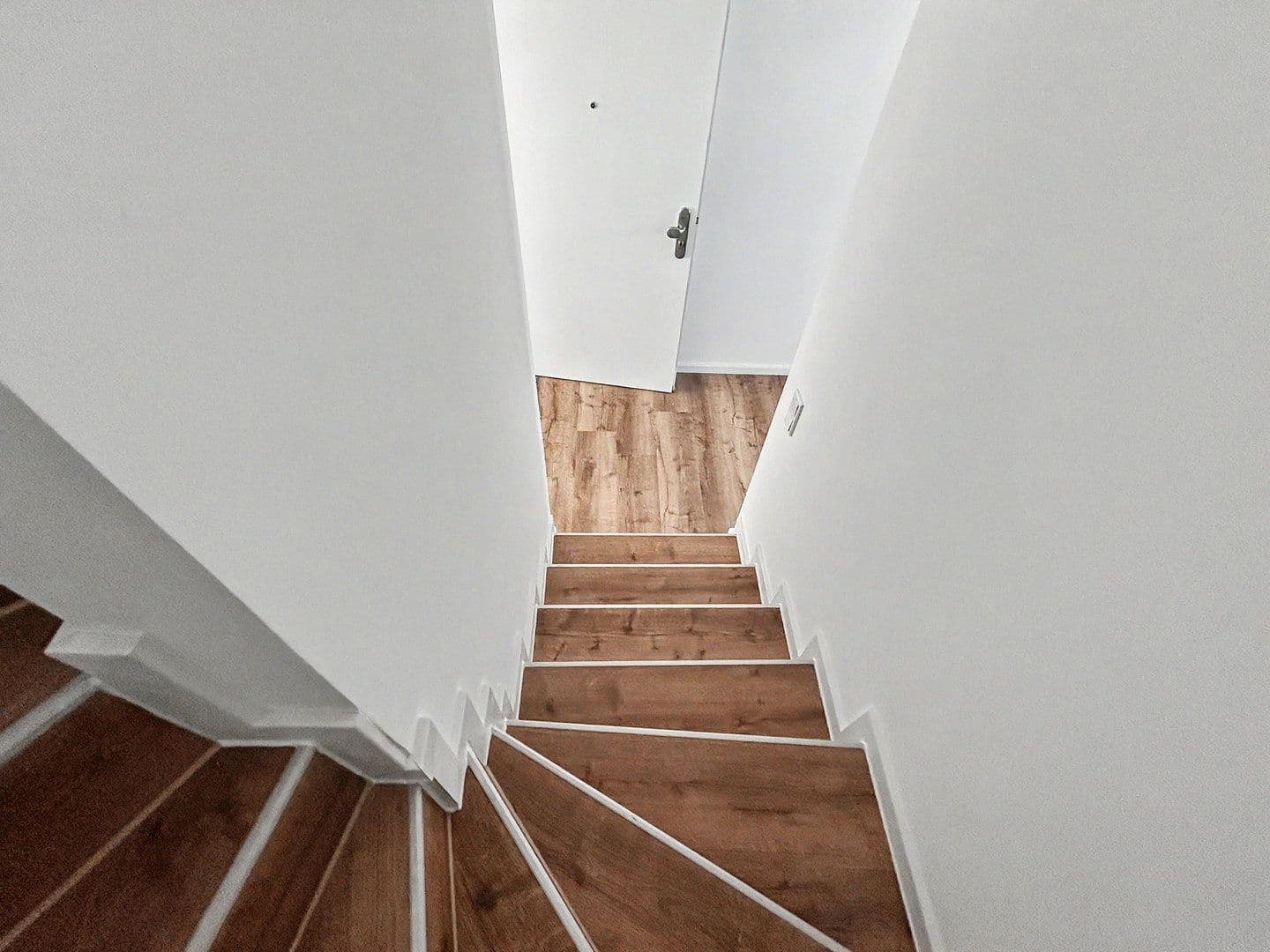 Pronájem bytu 3+1 70 m², Köln, Severní Porýní-Vestfálsko Pronájem bytu 3+1 70 m², Köln, Severní Porýní-Vestfálsko