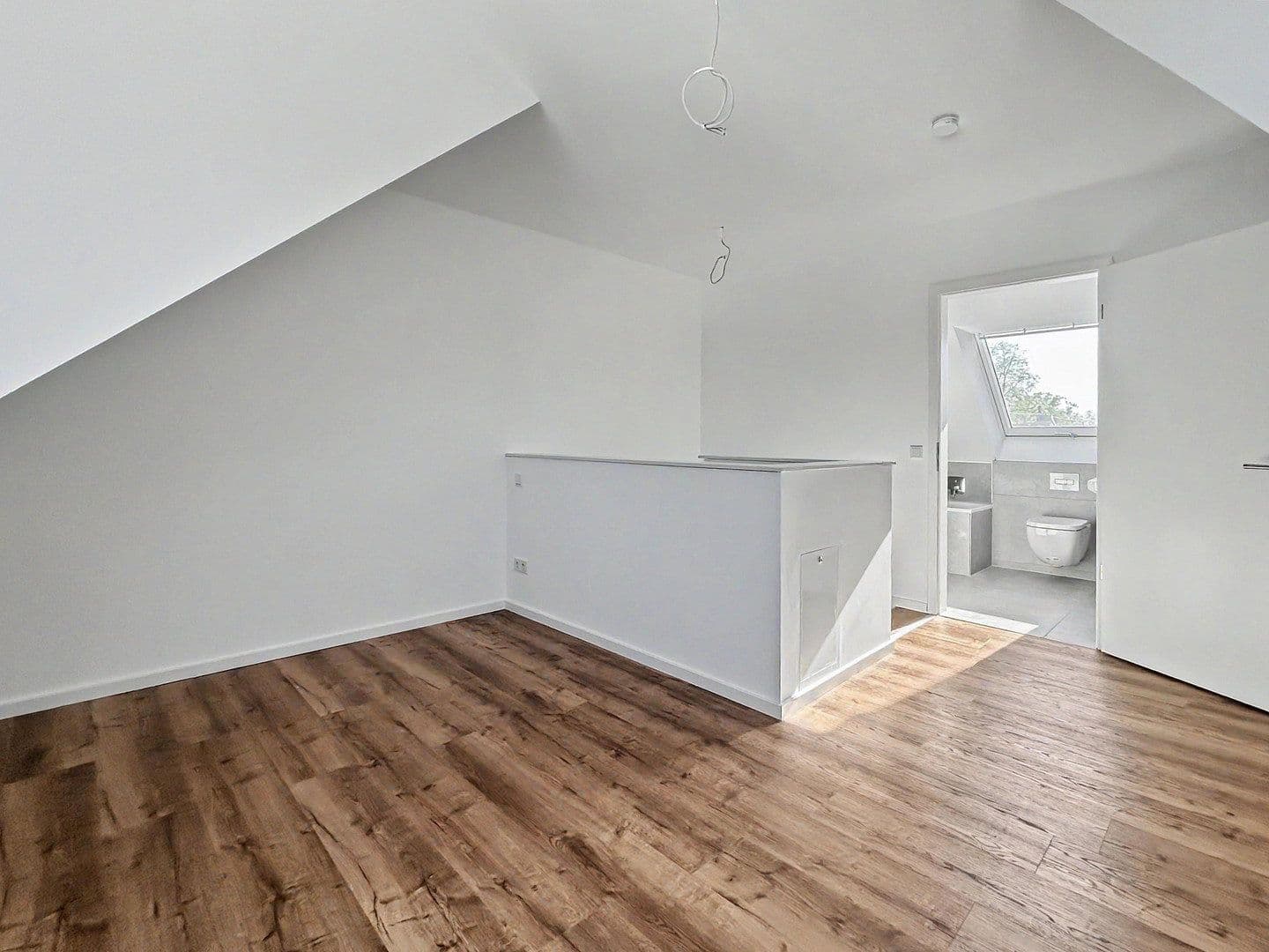Pronájem bytu 3+1 70 m², Köln, Severní Porýní-Vestfálsko Pronájem bytu 3+1 70 m², Köln, Severní Porýní-Vestfálsko