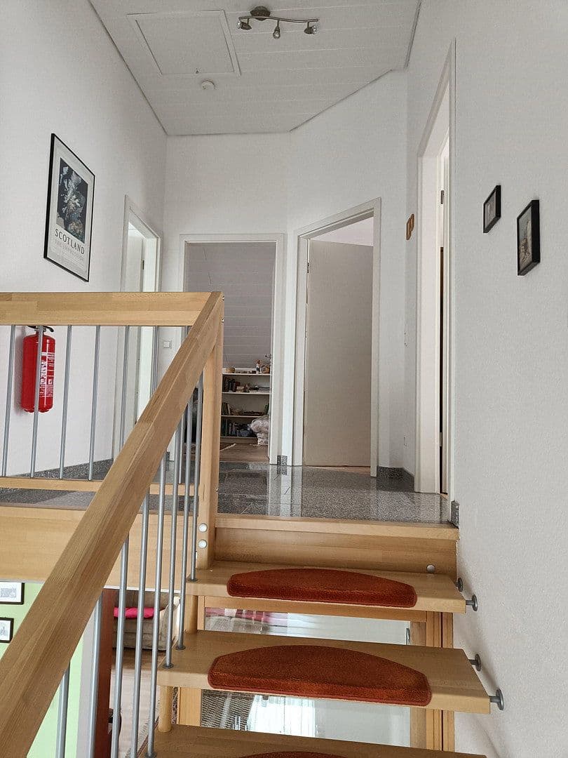 Pronájem domu 127 m², pozemek 475 m², Wiernsheim, Bádensko-Württembersko Pronájem domu 127 m², pozemek 475 m², Wiernsheim, Bádensko-Württembersko