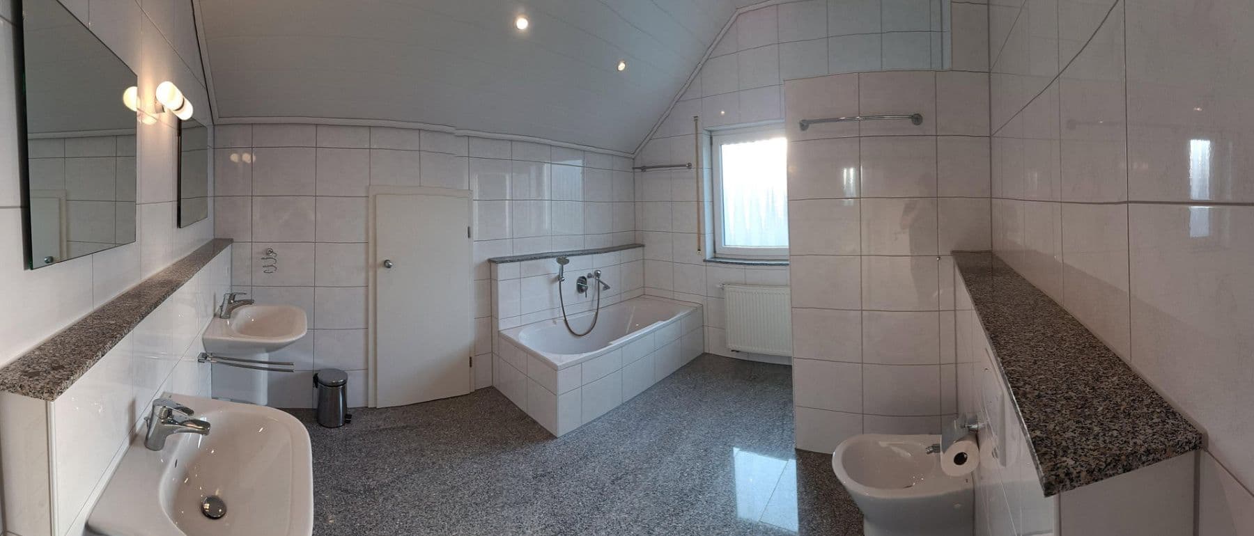 Pronájem domu 127 m², pozemek 475 m², Wiernsheim, Bádensko-Württembersko Pronájem domu 127 m², pozemek 475 m², Wiernsheim, Bádensko-Württembersko