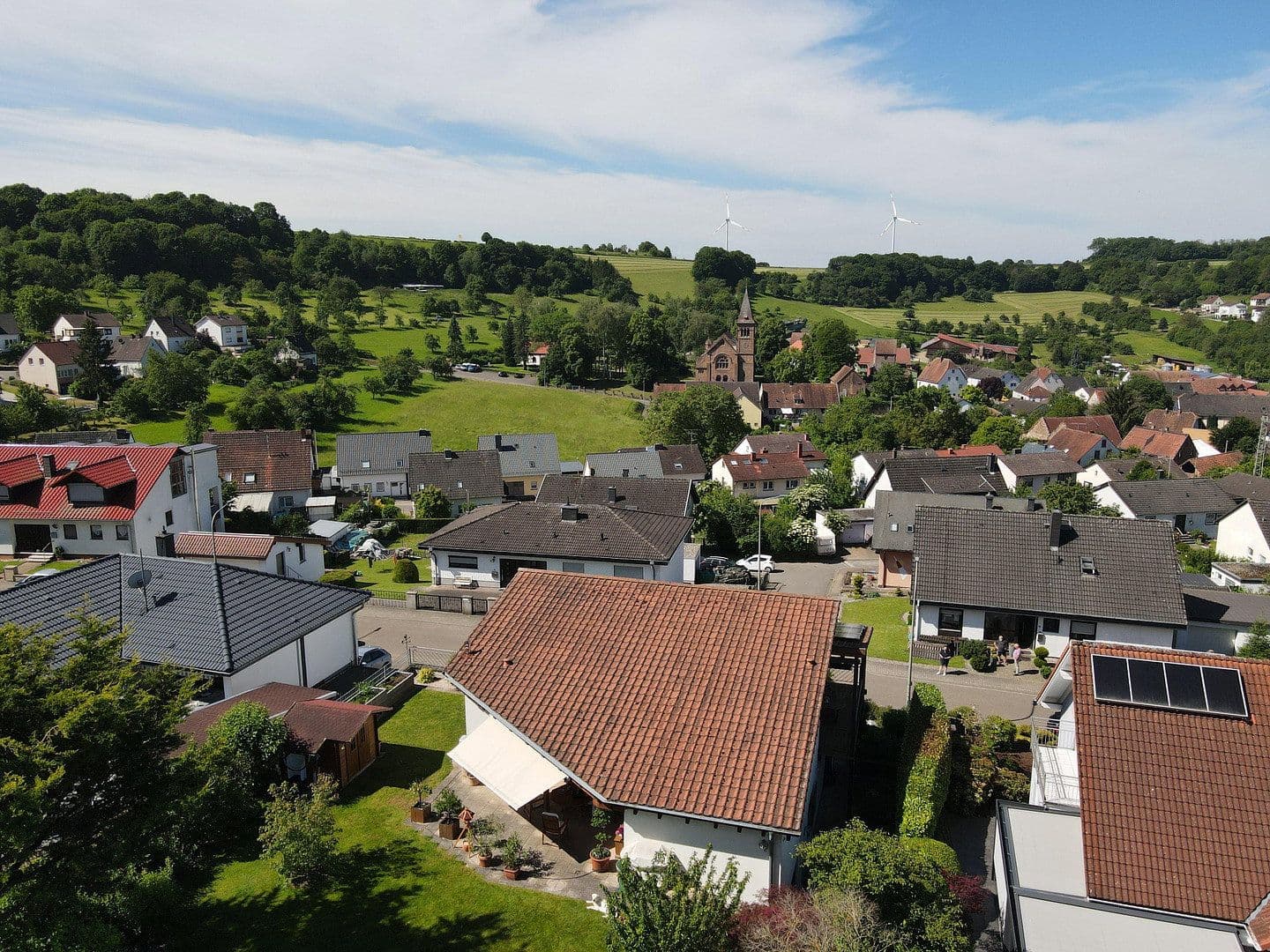 Prodej domu 181 m², pozemek 617 m², Hangstraße 18, Nünschweiler, Porýní-Falc Prodej domu 181 m², pozemek 617 m², Hangstraße 18, Nünschweiler, Porýní-Falc