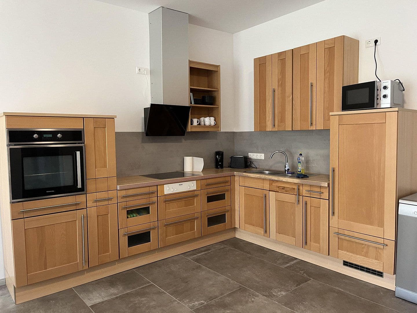 Pronájem bytu 4+1 114 m², Dummerstorf, Mecklenburg-Vorpommern Pronájem bytu 4+1 114 m², Dummerstorf, Mecklenburg-Vorpommern