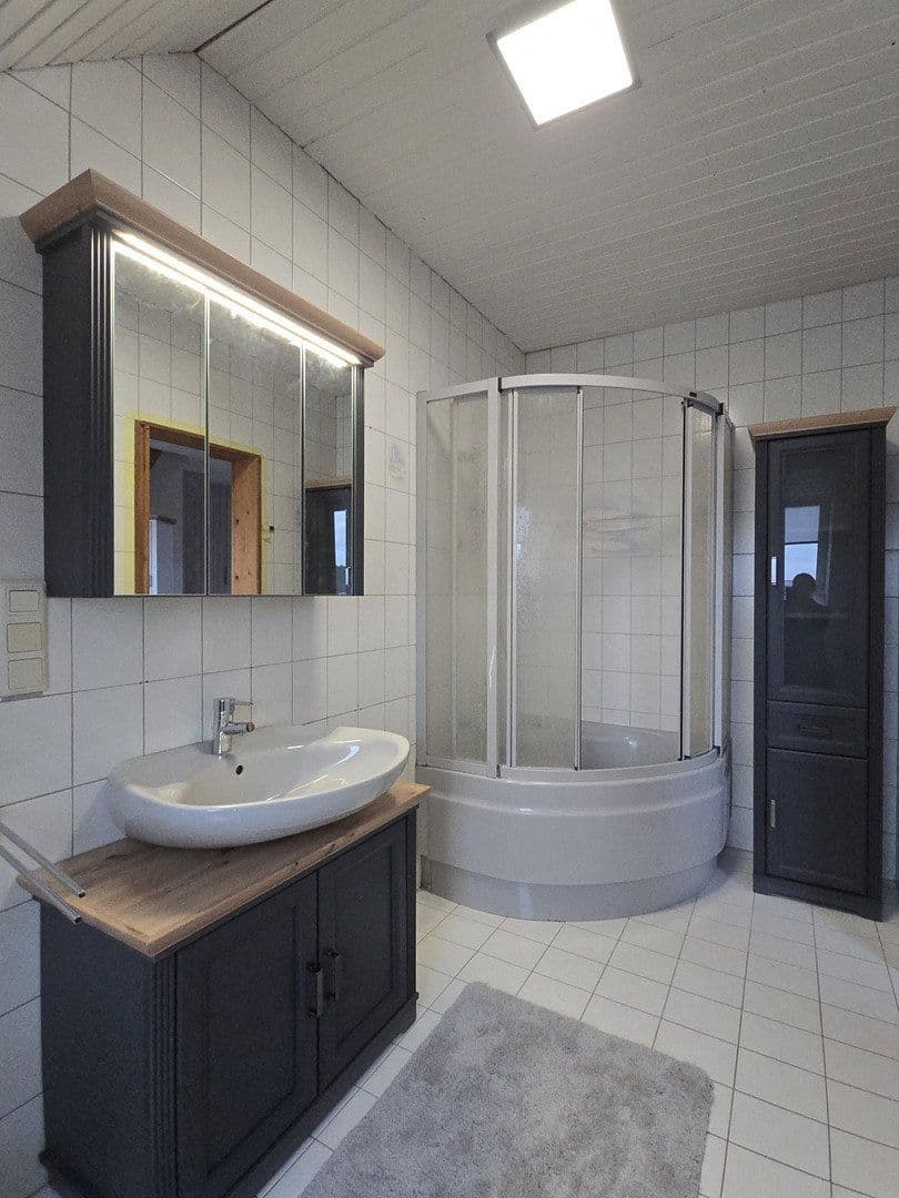 Pronájem bytu 2+1 54 m², Hofmannstr.10, Lauf an der Pegnitz, Bavorsko Pronájem bytu 2+1 54 m², Hofmannstr.10, Lauf an der Pegnitz, Bavorsko