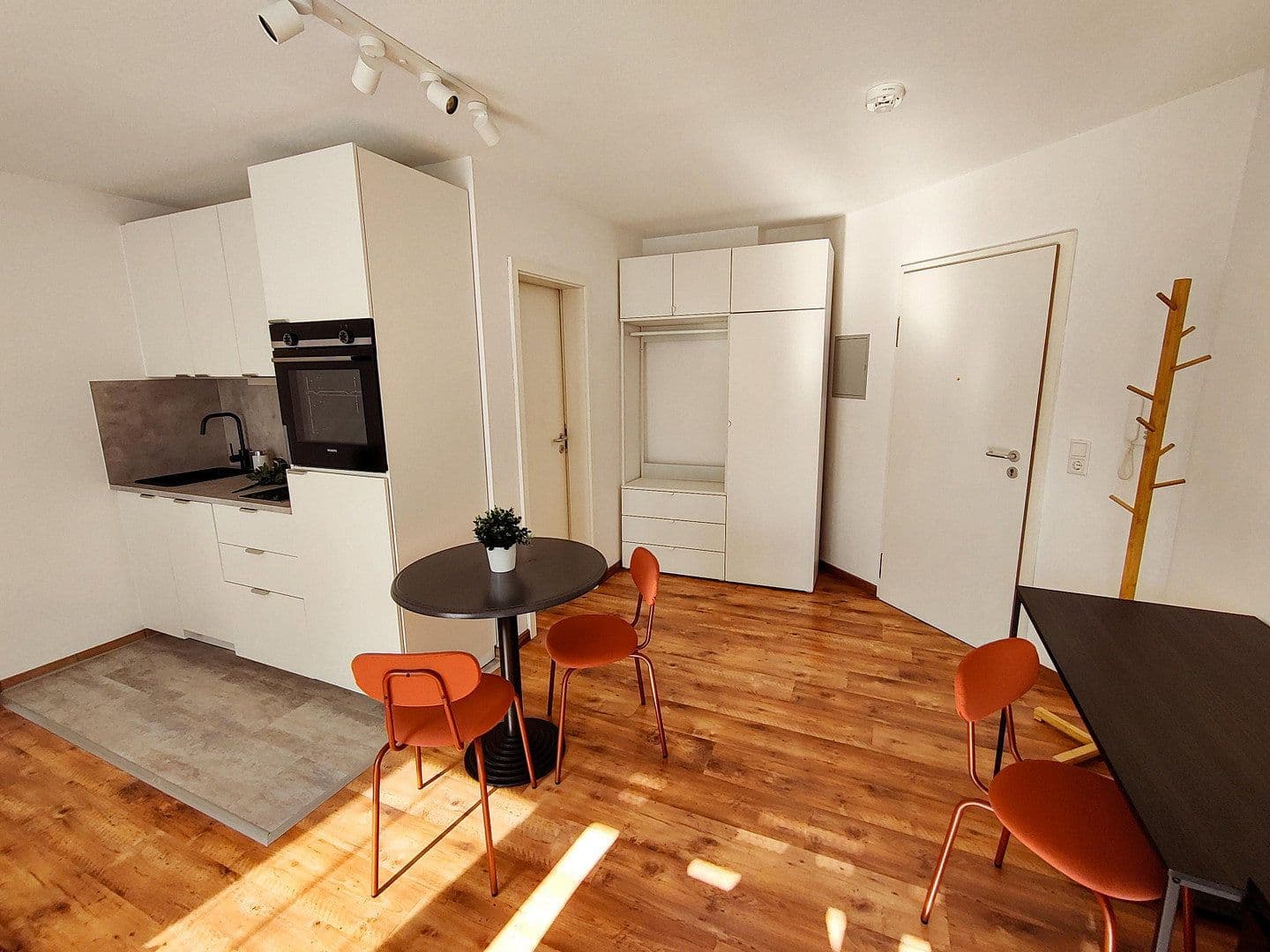 Pronájem bytu 1+1 27 m², Schnieglinger Str 276, Nürnberg, Bavorsko Pronájem bytu 1+1 27 m², Schnieglinger Str 276, Nürnberg, Bavorsko