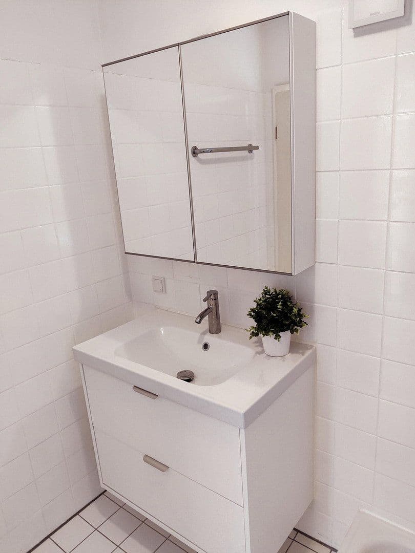 Pronájem bytu 1+1 27 m², Schnieglinger Str 276, Nürnberg, Bavorsko Pronájem bytu 1+1 27 m², Schnieglinger Str 276, Nürnberg, Bavorsko