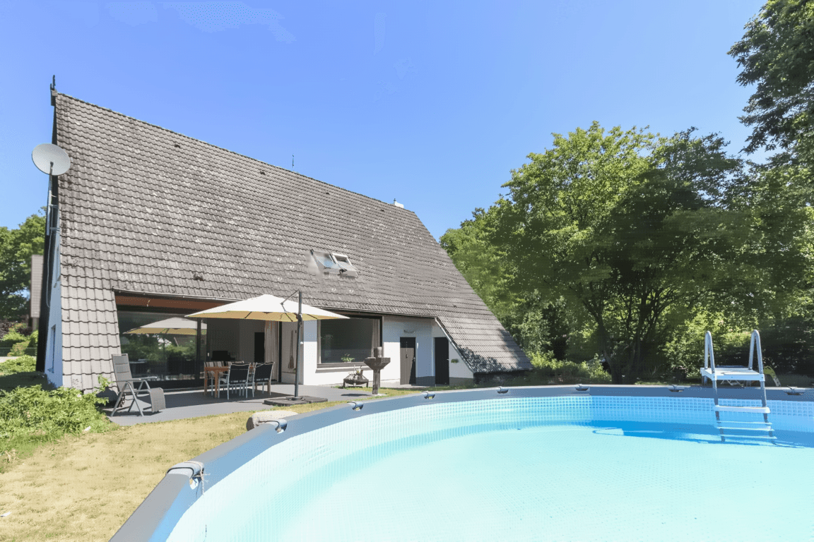 Pronájem domu 212 m², pozemek 1.500 m², Suderburg, Dolní Sasko Pronájem domu 212 m², pozemek 1.500 m², Suderburg, Dolní Sasko