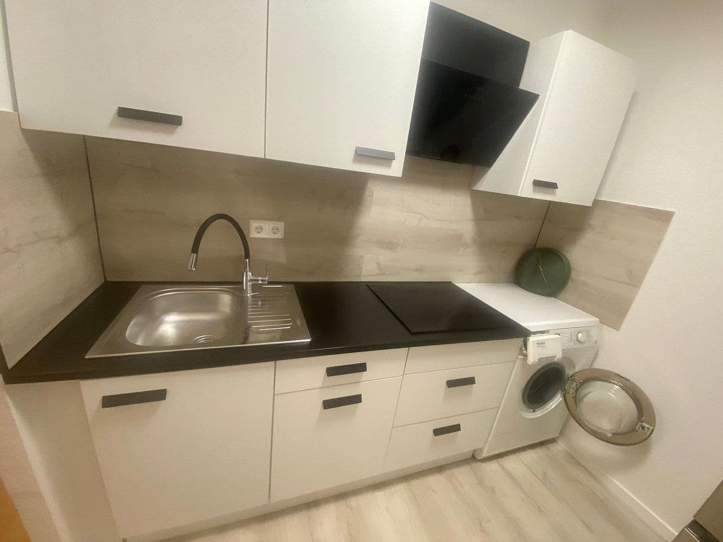 Pronájem bytu 1+1 40 m², Kurfürstenanlage 61, Heidelberg, Bádensko-Württembersko Pronájem bytu 1+1 40 m², Kurfürstenanlage 61, Heidelberg, Bádensko-Württembersko