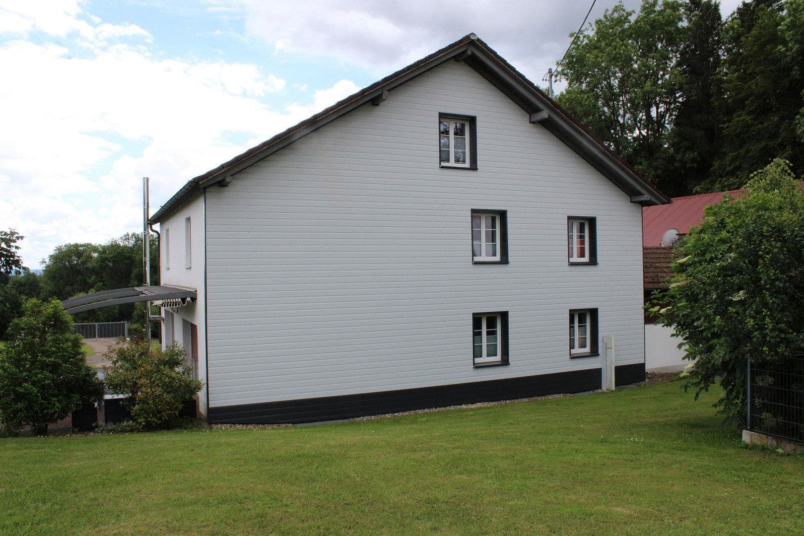 Prodej domu 270 m², pozemek 9.241 m², Stühlingen, Bádensko-Württembersko Prodej domu 270 m², pozemek 9.241 m², Stühlingen, Bádensko-Württembersko