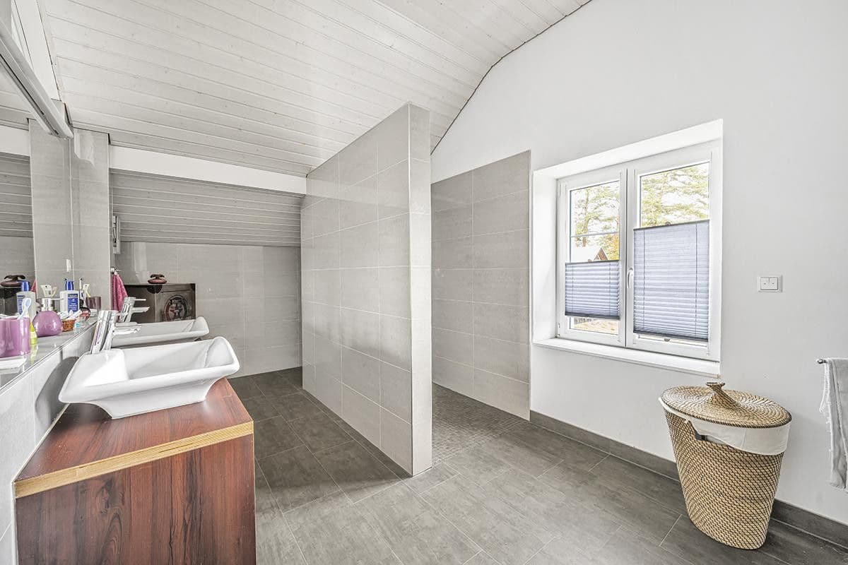 Prodej domu 270 m², pozemek 9.241 m², Stühlingen, Bádensko-Württembersko Prodej domu 270 m², pozemek 9.241 m², Stühlingen, Bádensko-Württembersko