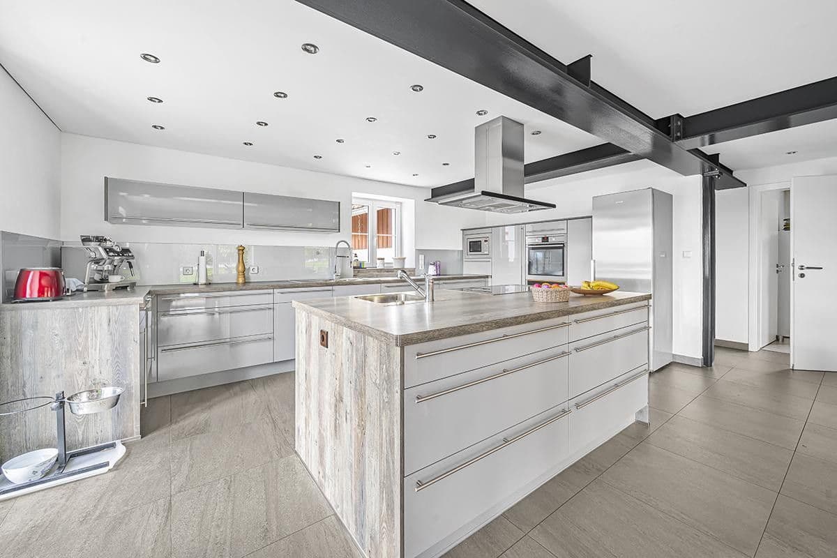 Prodej domu 270 m², pozemek 9.241 m², Stühlingen, Bádensko-Württembersko Prodej domu 270 m², pozemek 9.241 m², Stühlingen, Bádensko-Württembersko