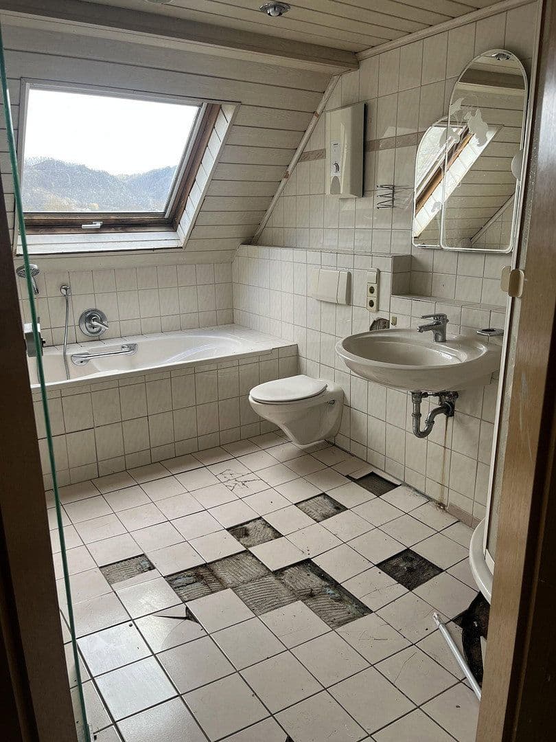 Pronájem bytu 3+1 102 m², Dorf Str.36, Löf, Porýní-Falc Pronájem bytu 3+1 102 m², Dorf Str.36, Löf, Porýní-Falc
