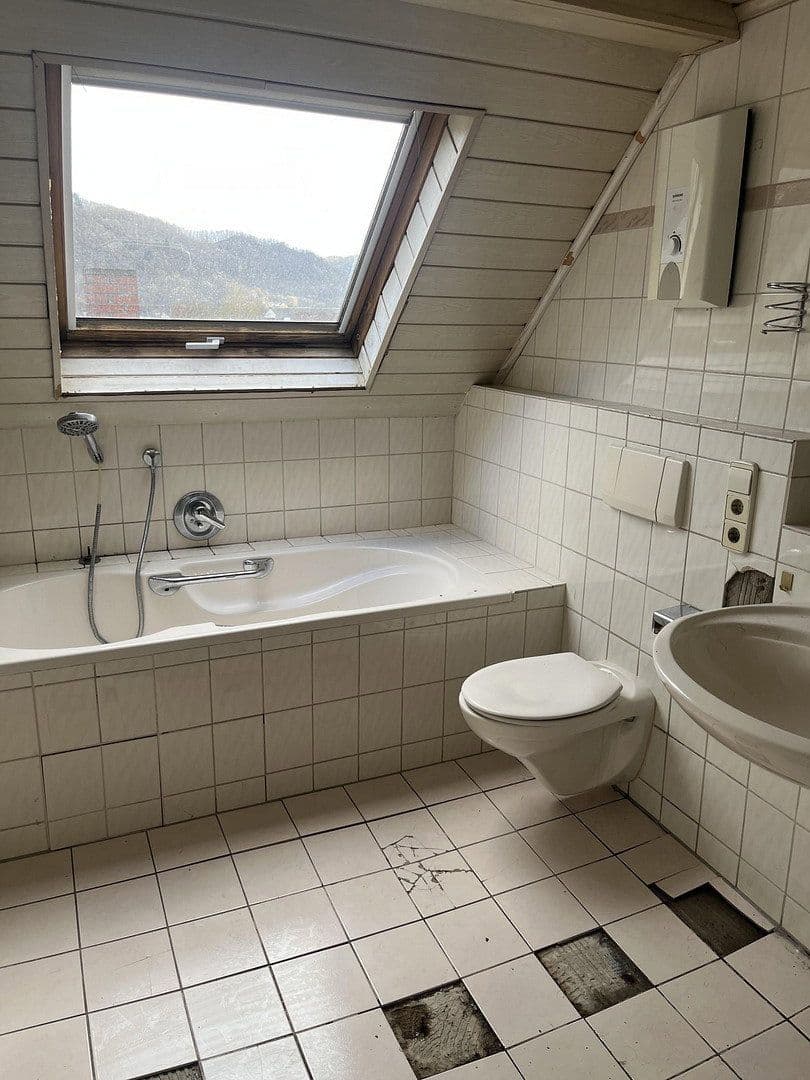 Pronájem bytu 3+1 102 m², Dorf Str.36, Löf, Porýní-Falc Pronájem bytu 3+1 102 m², Dorf Str.36, Löf, Porýní-Falc