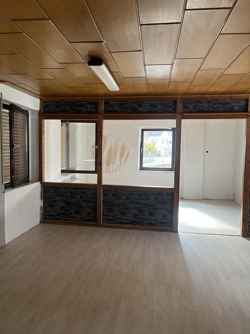 Pronájem bytu 3+1 102 m², Dorf Str.36, Löf, Porýní-Falc Pronájem bytu 3+1 102 m², Dorf Str.36, Löf, Porýní-Falc