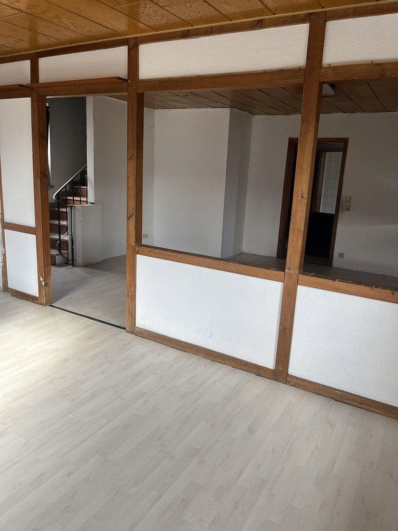 Pronájem bytu 3+1 102 m², Dorf Str.36, Löf, Porýní-Falc Pronájem bytu 3+1 102 m², Dorf Str.36, Löf, Porýní-Falc