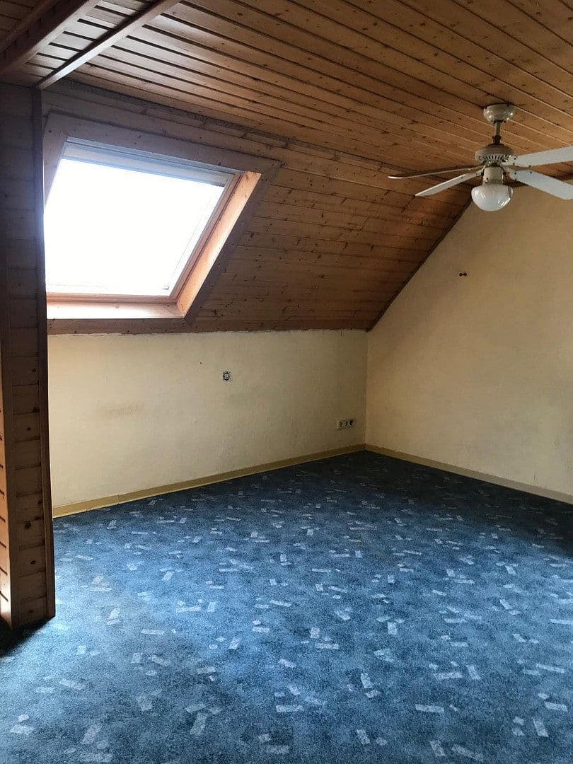 Pronájem bytu 3+1 102 m², Dorf Str.36, Löf, Porýní-Falc Pronájem bytu 3+1 102 m², Dorf Str.36, Löf, Porýní-Falc