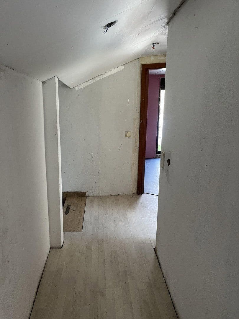 Pronájem bytu 3+1 102 m², Dorf Str.36, Löf, Porýní-Falc Pronájem bytu 3+1 102 m², Dorf Str.36, Löf, Porýní-Falc