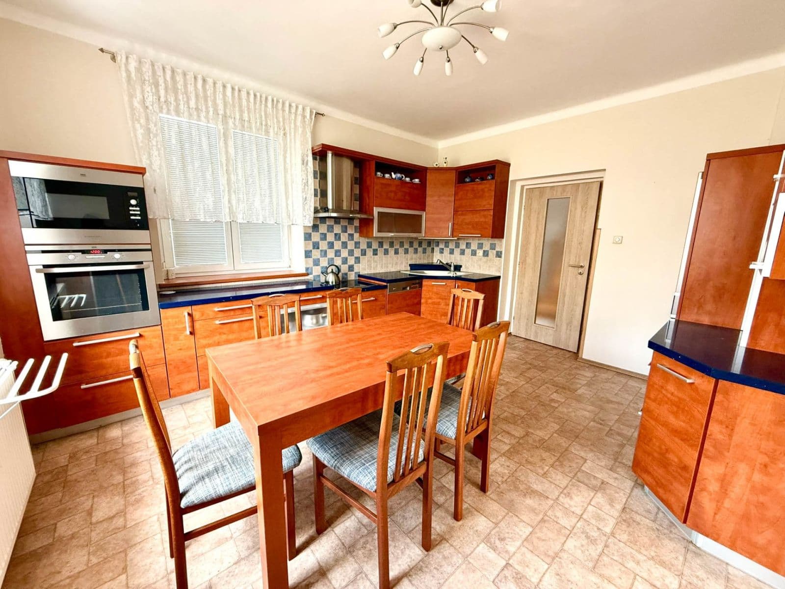 Pronájem domu 206 m², pozemek 409 m², Zborovská, Ústí nad Orlicí, Pardubický kraj Pronájem domu 206 m², pozemek 409 m², Zborovská, Ústí nad Orlicí, Pardubický kraj