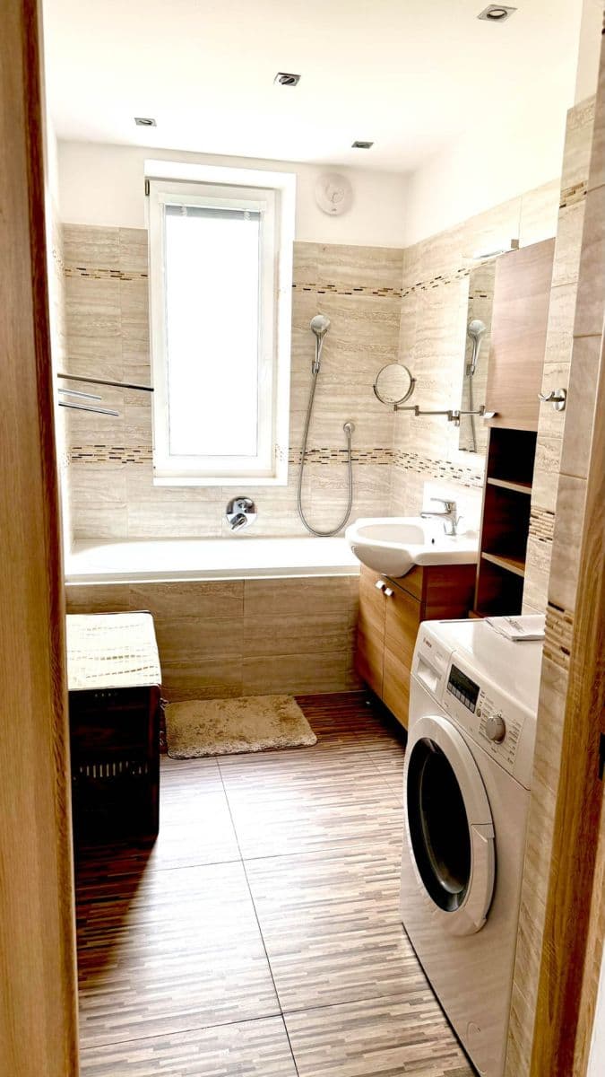 Pronájem domu 206 m², pozemek 409 m², Zborovská, Ústí nad Orlicí, Pardubický kraj Pronájem domu 206 m², pozemek 409 m², Zborovská, Ústí nad Orlicí, Pardubický kraj