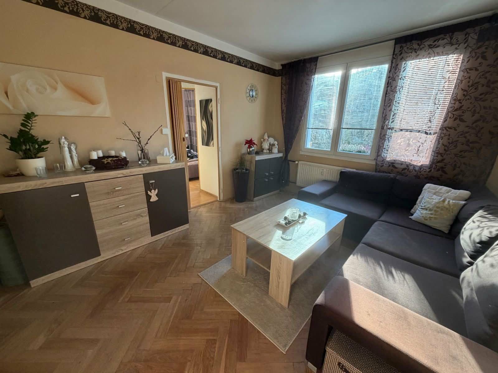 Pronájem bytu 2+kk 37 m², Maďarská, Karlovy Vary, Karlovarský kraj Pronájem bytu 2+kk 37 m², Maďarská, Karlovy Vary, Karlovarský kraj