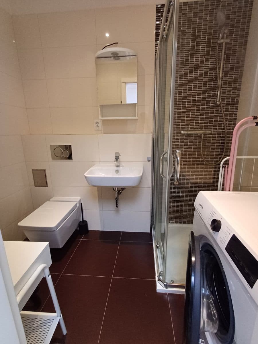 Pronájem bytu 2+kk 38 m², Korunovační, Praha, Praha Pronájem bytu 2+kk 38 m², Korunovační, Praha, Praha