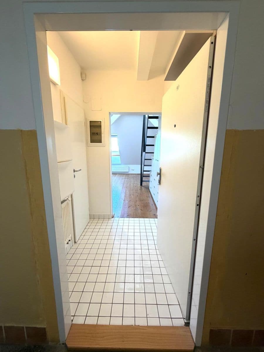 Pronájem bytu 2+kk 45 m², náměstí Jiřího z Lobkovic, Praha, Praha Pronájem bytu 2+kk 45 m², náměstí Jiřího z Lobkovic, Praha, Praha