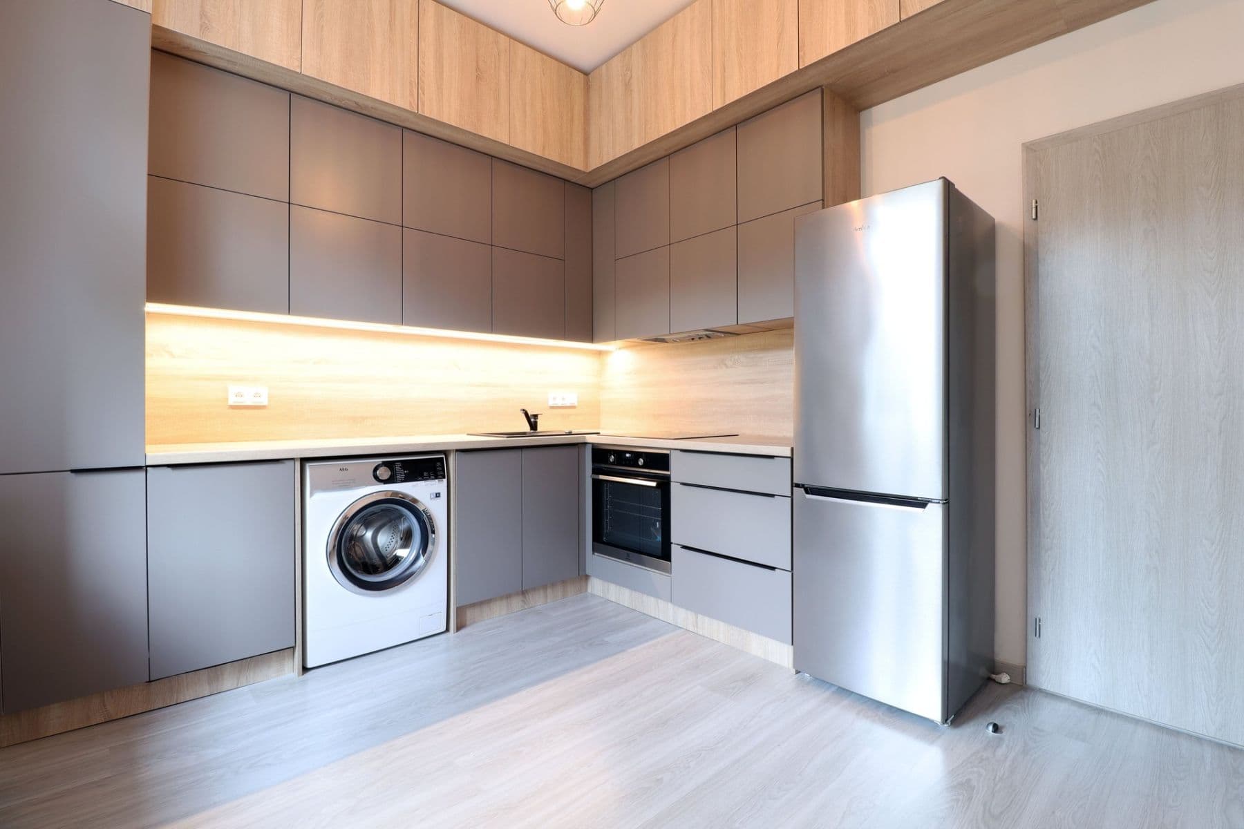 Pronájem bytu 1+1 31 m², Košická, Praha, Praha Pronájem bytu 1+1 31 m², Košická, Praha, Praha