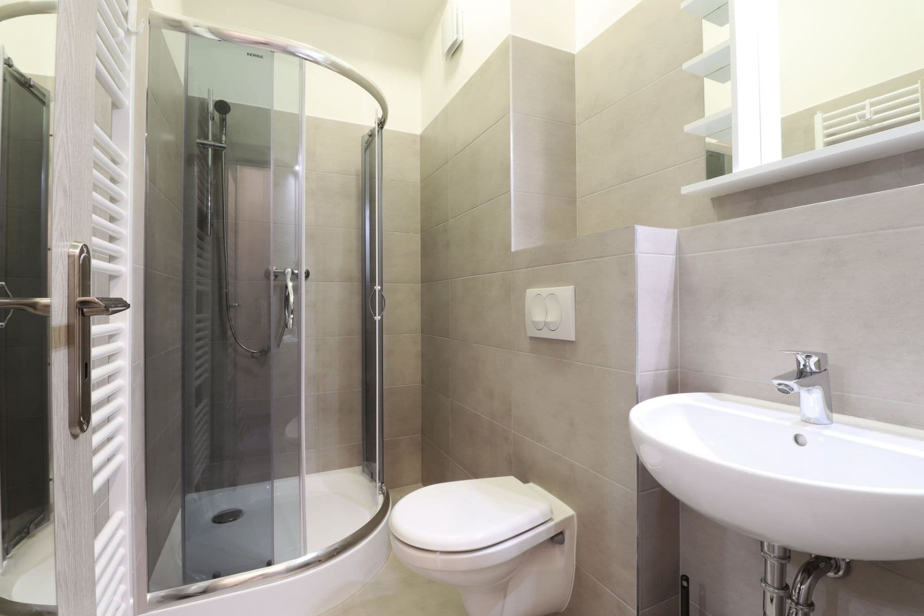 Pronájem bytu 1+1 31 m², Košická, Praha, Praha Pronájem bytu 1+1 31 m², Košická, Praha, Praha