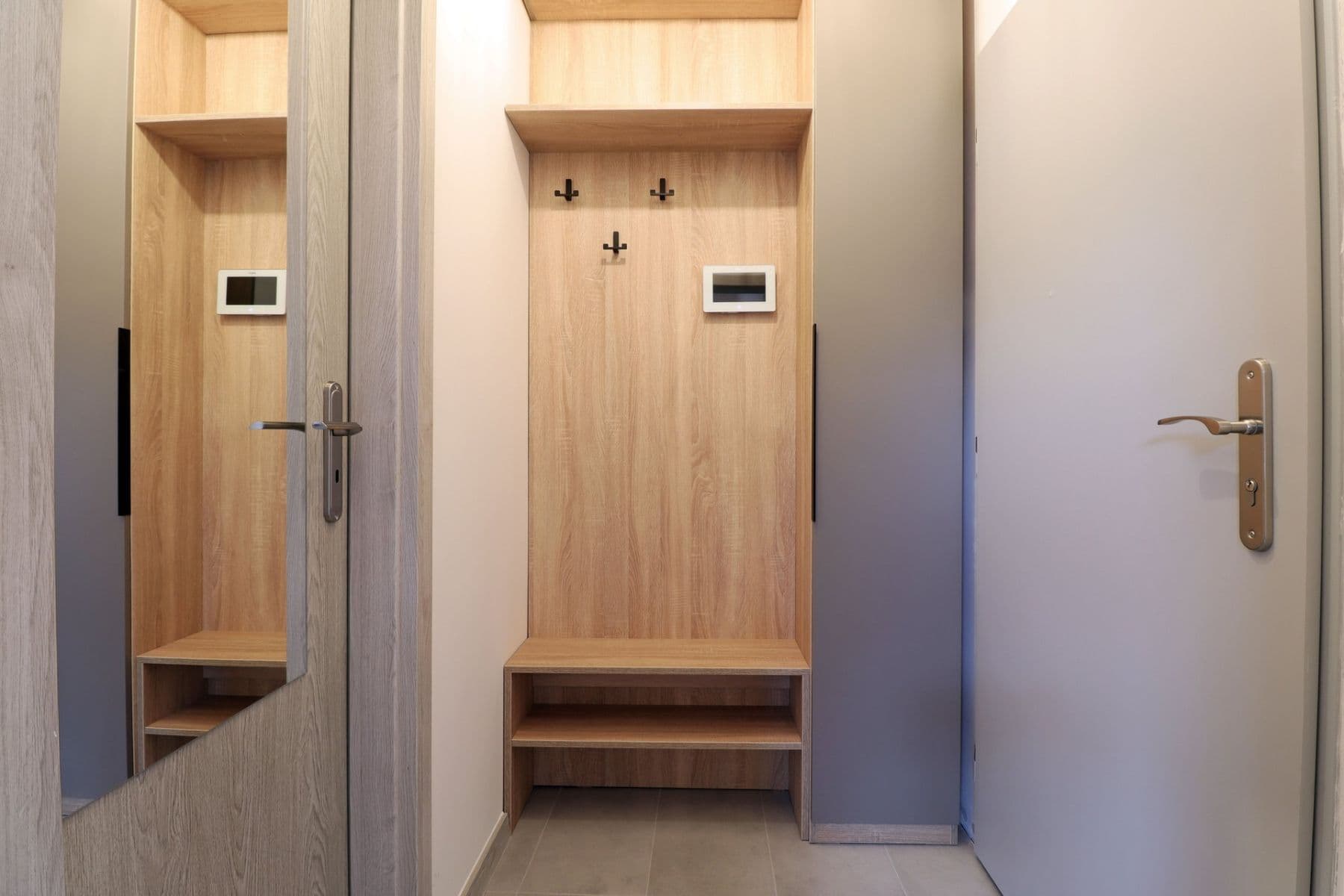 Pronájem bytu 1+1 31 m², Košická, Praha, Praha Pronájem bytu 1+1 31 m², Košická, Praha, Praha