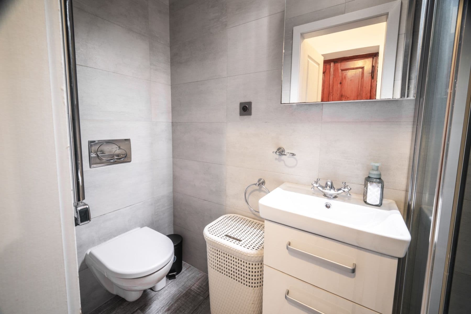 Pronájem bytu 1+1 35 m², Na Celné, Praha, Praha Pronájem bytu 1+1 35 m², Na Celné, Praha, Praha