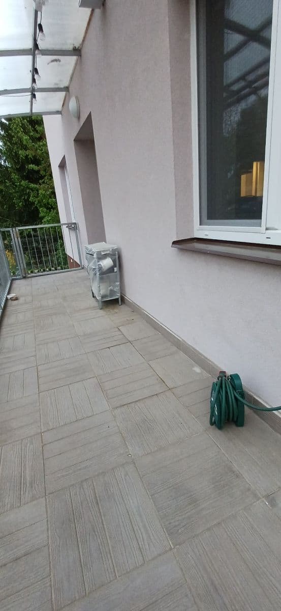 Pronájem bytu 2+kk 65 m², Jana Morávka, Jílové u Prahy, Středočeský kraj Pronájem bytu 2+kk 65 m², Jana Morávka, Jílové u Prahy, Středočeský kraj