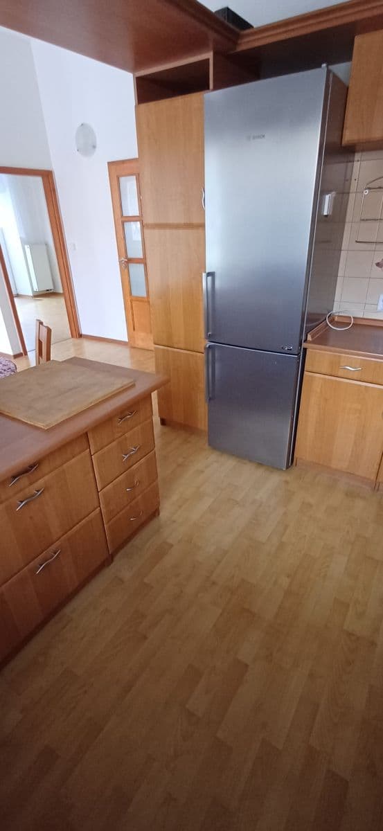Pronájem bytu 2+kk 65 m², Jana Morávka, Jílové u Prahy, Středočeský kraj Pronájem bytu 2+kk 65 m², Jana Morávka, Jílové u Prahy, Středočeský kraj