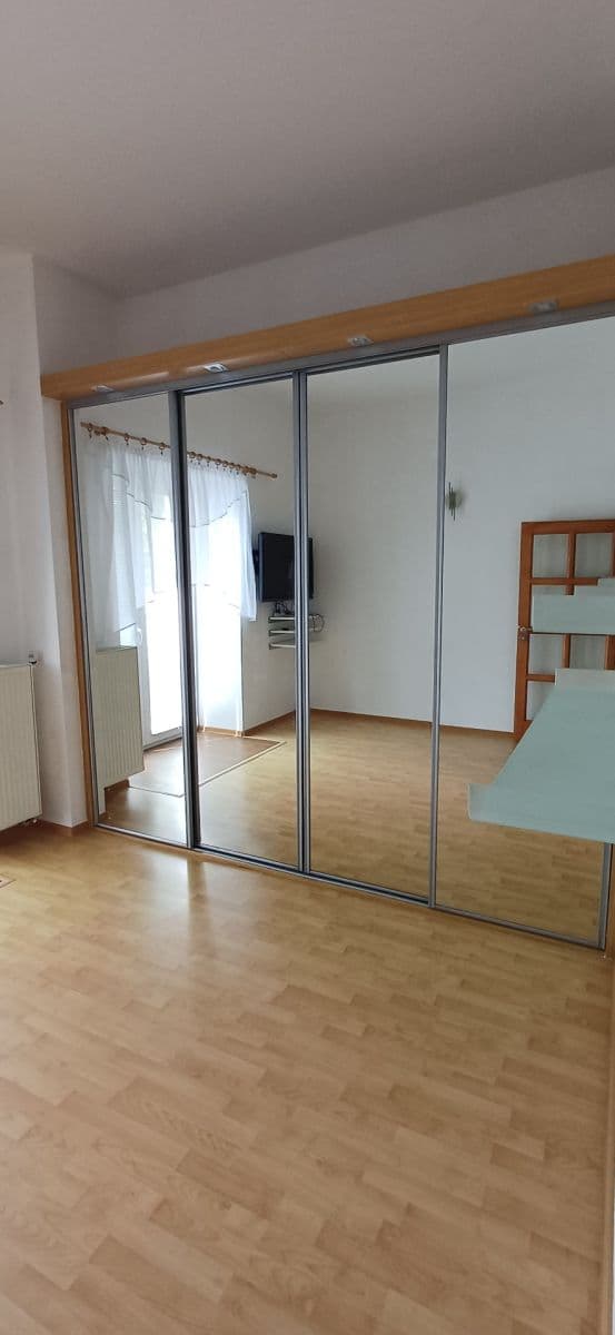 Pronájem bytu 2+kk 65 m², Jana Morávka, Jílové u Prahy, Středočeský kraj Pronájem bytu 2+kk 65 m², Jana Morávka, Jílové u Prahy, Středočeský kraj