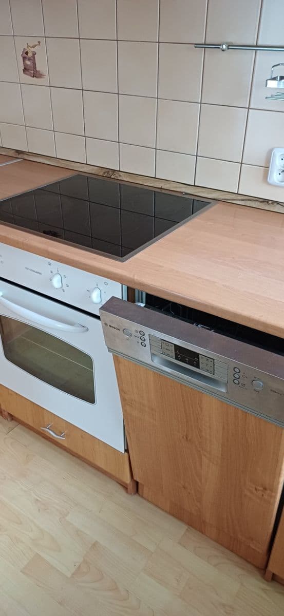 Pronájem bytu 2+kk 65 m², Jana Morávka, Jílové u Prahy, Středočeský kraj Pronájem bytu 2+kk 65 m², Jana Morávka, Jílové u Prahy, Středočeský kraj