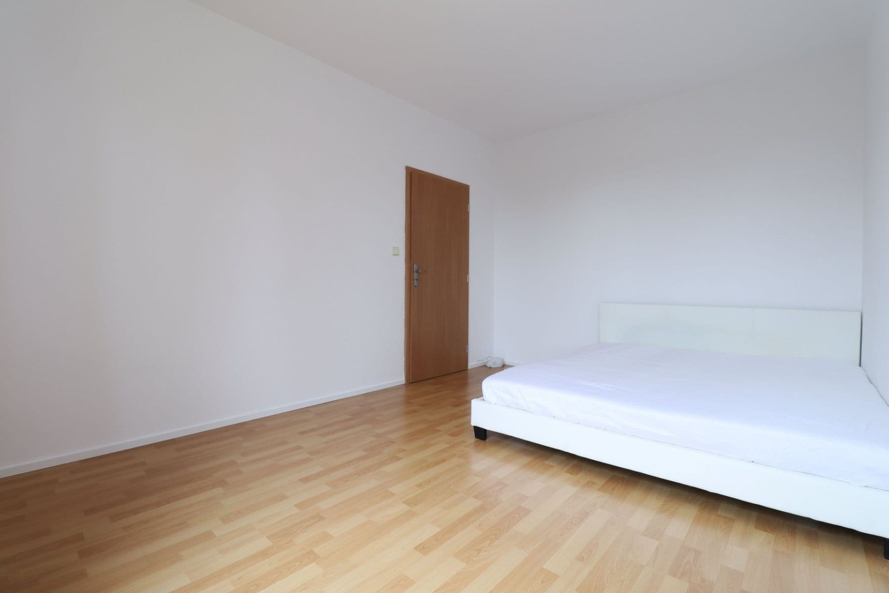 Pronájem bytu 2+kk 54 m², Revoluční, Šestajovice, Středočeský kraj Pronájem bytu 2+kk 54 m², Revoluční, Šestajovice, Středočeský kraj
