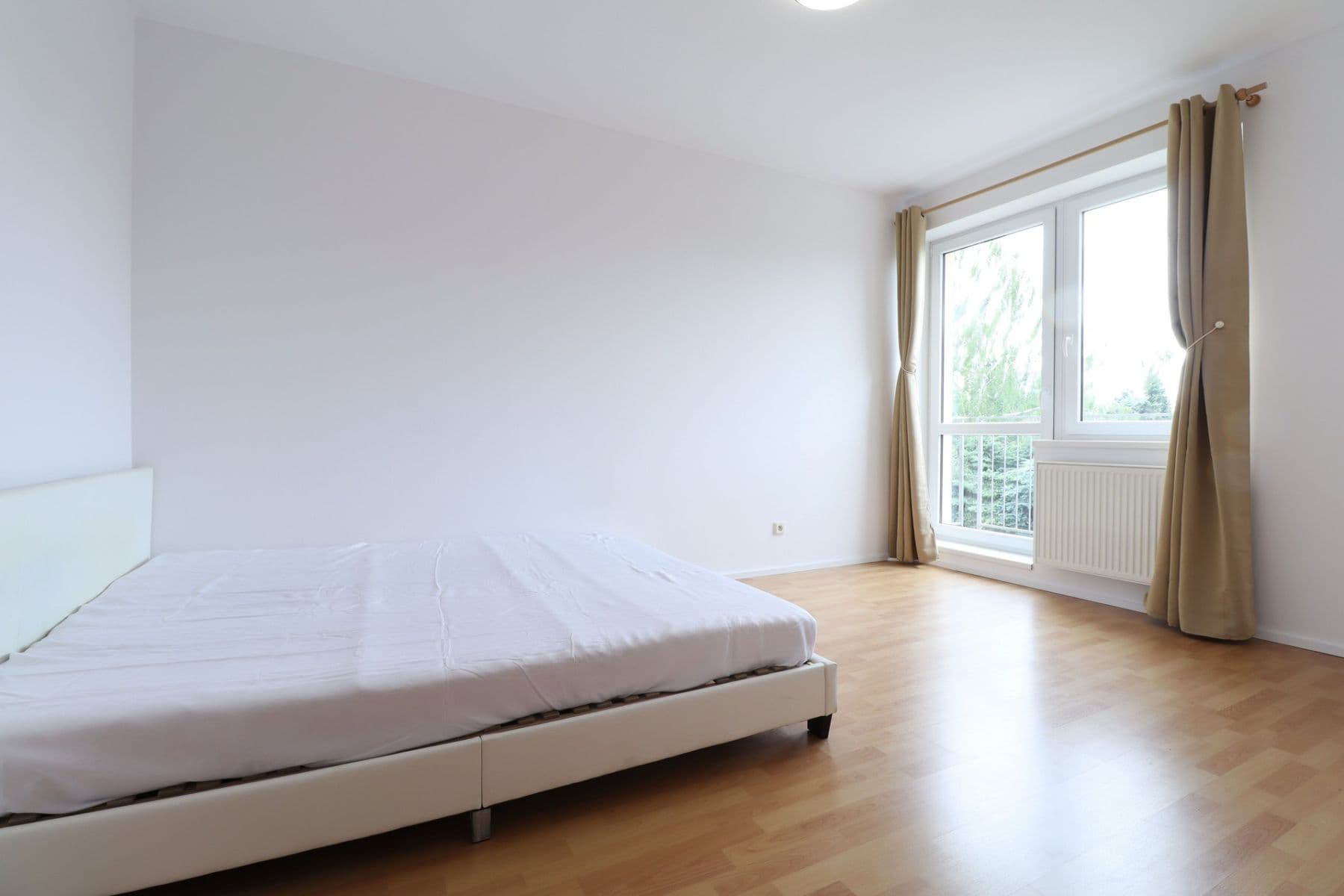 Pronájem bytu 2+kk 54 m², Revoluční, Šestajovice, Středočeský kraj Pronájem bytu 2+kk 54 m², Revoluční, Šestajovice, Středočeský kraj