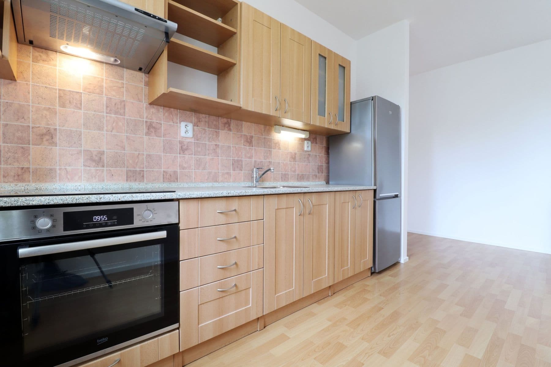 Pronájem bytu 2+kk 54 m², Revoluční, Šestajovice, Středočeský kraj Pronájem bytu 2+kk 54 m², Revoluční, Šestajovice, Středočeský kraj