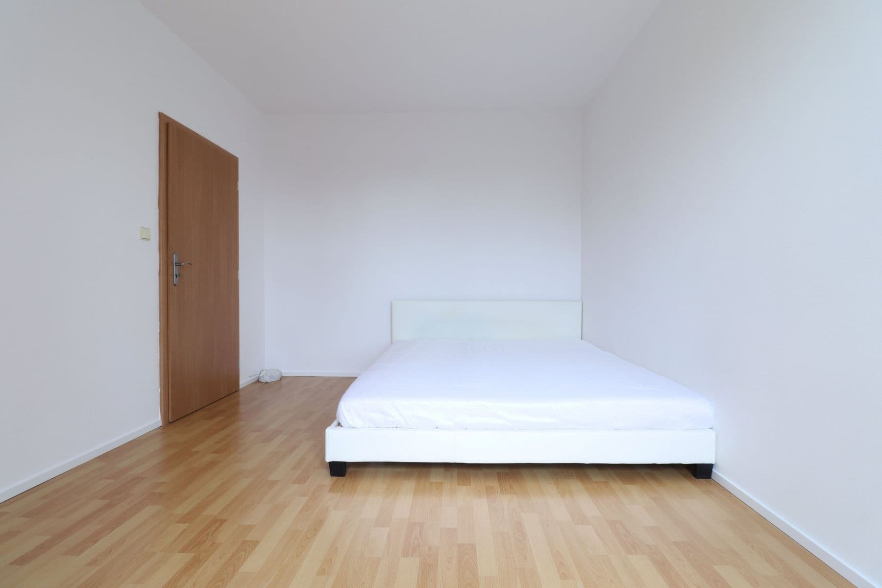 Pronájem bytu 2+kk 54 m², Revoluční, Šestajovice, Středočeský kraj Pronájem bytu 2+kk 54 m², Revoluční, Šestajovice, Středočeský kraj