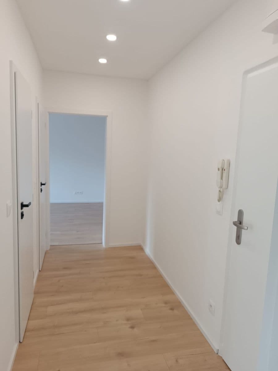 Prodej bytu 2+1 58 m², Souběžná, Brno, Jihomoravský kraj Prodej bytu 2+1 58 m², Souběžná, Brno, Jihomoravský kraj