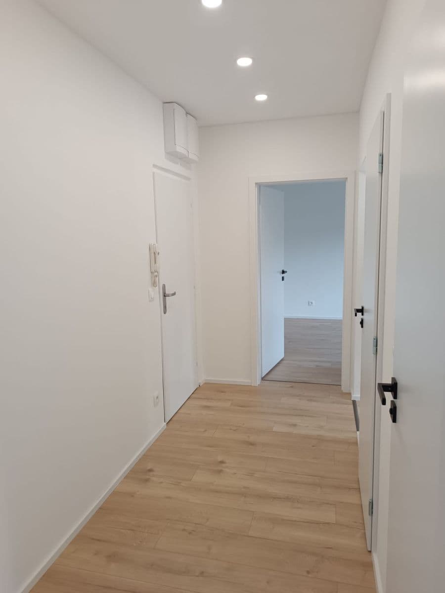 Prodej bytu 2+1 58 m², Souběžná, Brno, Jihomoravský kraj Prodej bytu 2+1 58 m², Souběžná, Brno, Jihomoravský kraj