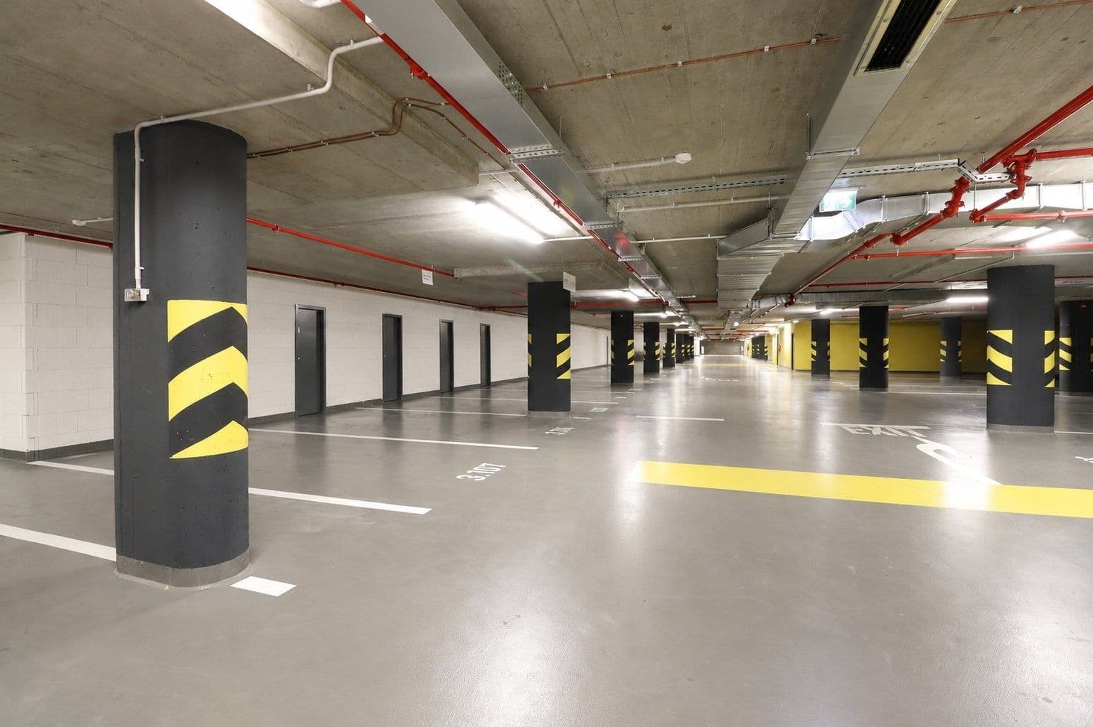 Pronájem garáže 15 m², Sokolovská, Praha, Praha Pronájem garáže 15 m², Sokolovská, Praha, Praha