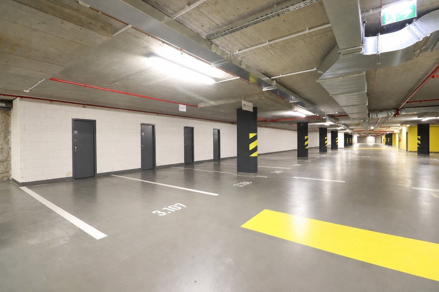 Pronájem garáže 15 m², Sokolovská, Praha, Praha Pronájem garáže 15 m², Sokolovská, Praha, Praha