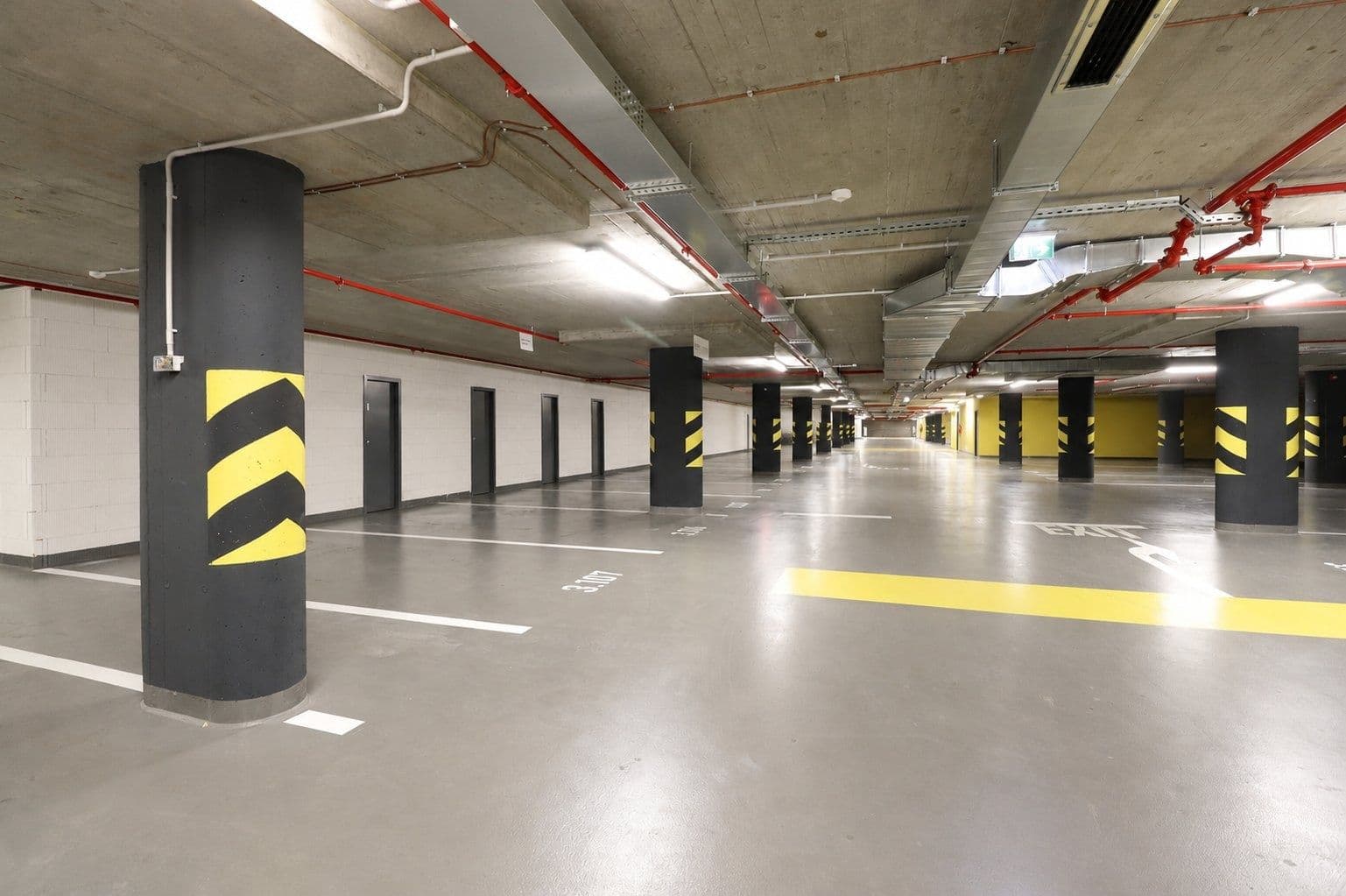 Pronájem garáže 15 m², Sokolovská, Praha, Praha Pronájem garáže 15 m², Sokolovská, Praha, Praha
