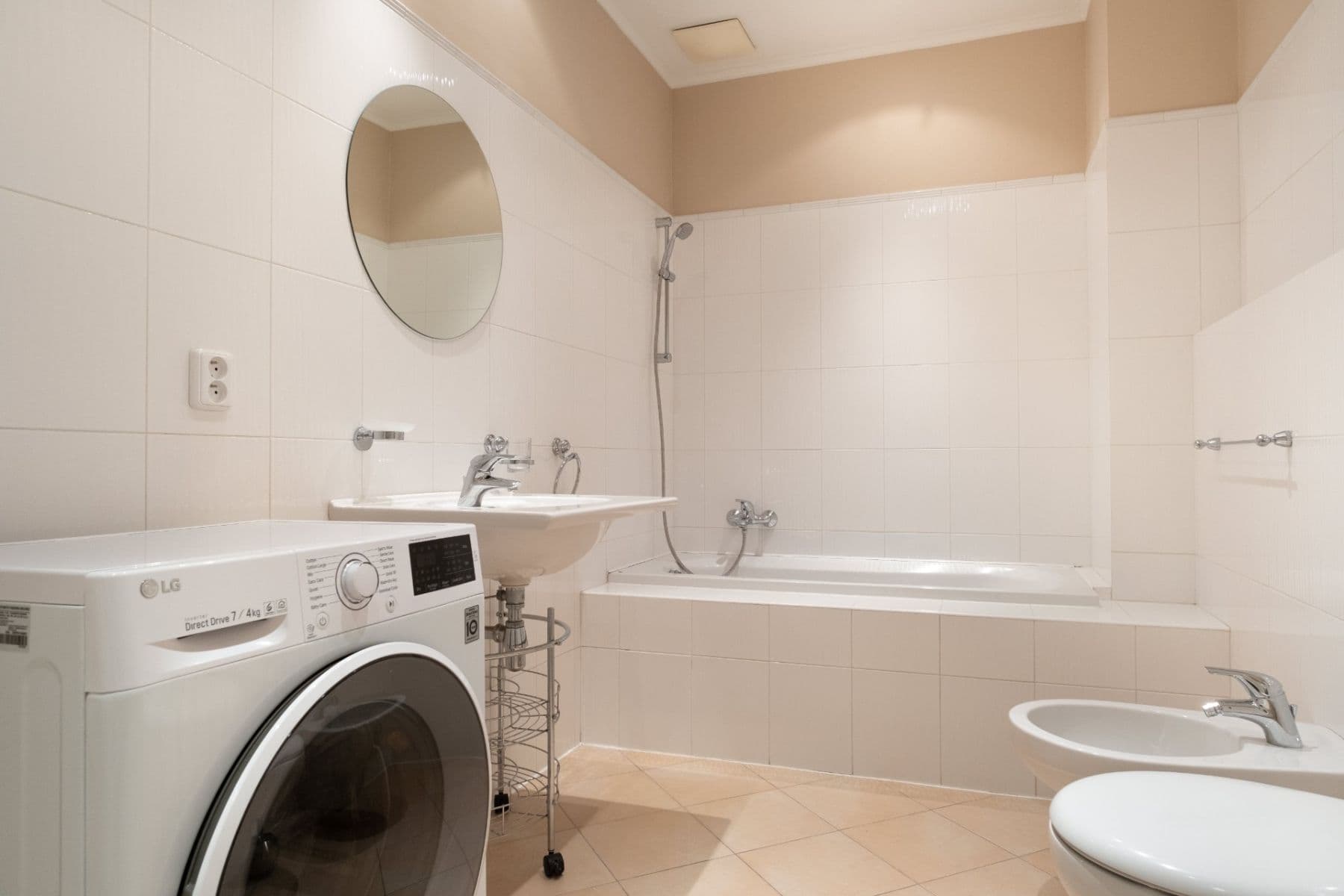 Pronájem bytu 1+kk 38 m², Křižíkova, Praha, Praha Pronájem bytu 1+kk 38 m², Křižíkova, Praha, Praha