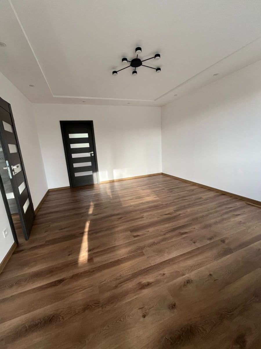 Pronájem bytu 3+1 75 m², Dlouhá, Česká Lípa, Liberecký kraj Pronájem bytu 3+1 75 m², Dlouhá, Česká Lípa, Liberecký kraj