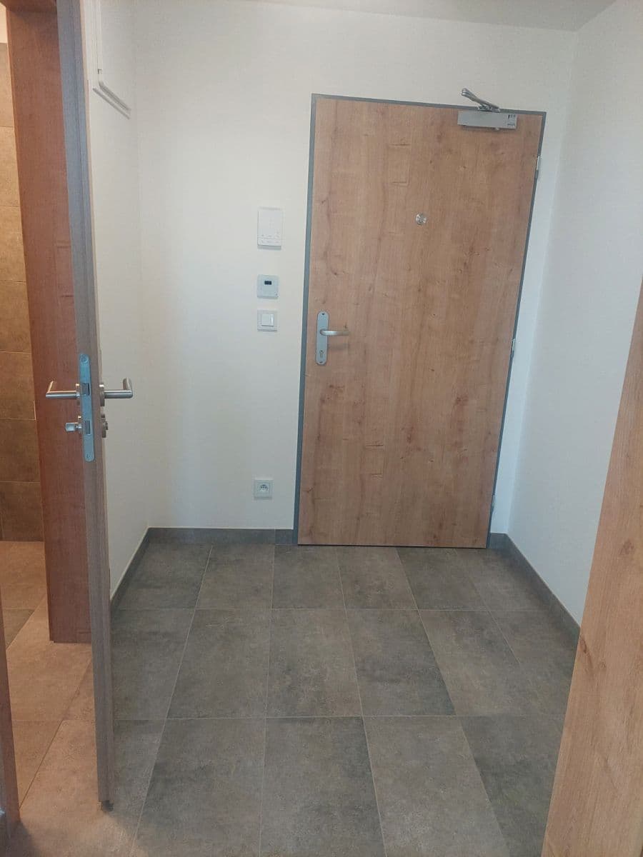 Pronájem bytu 1+kk 31 m², U Továren, Praha, Praha Pronájem bytu 1+kk 31 m², U Továren, Praha, Praha