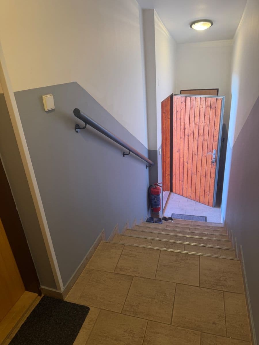 Pronájem bytu 1+kk 33 m², Karlovarská, Řevničov, Středočeský kraj Pronájem bytu 1+kk 33 m², Karlovarská, Řevničov, Středočeský kraj