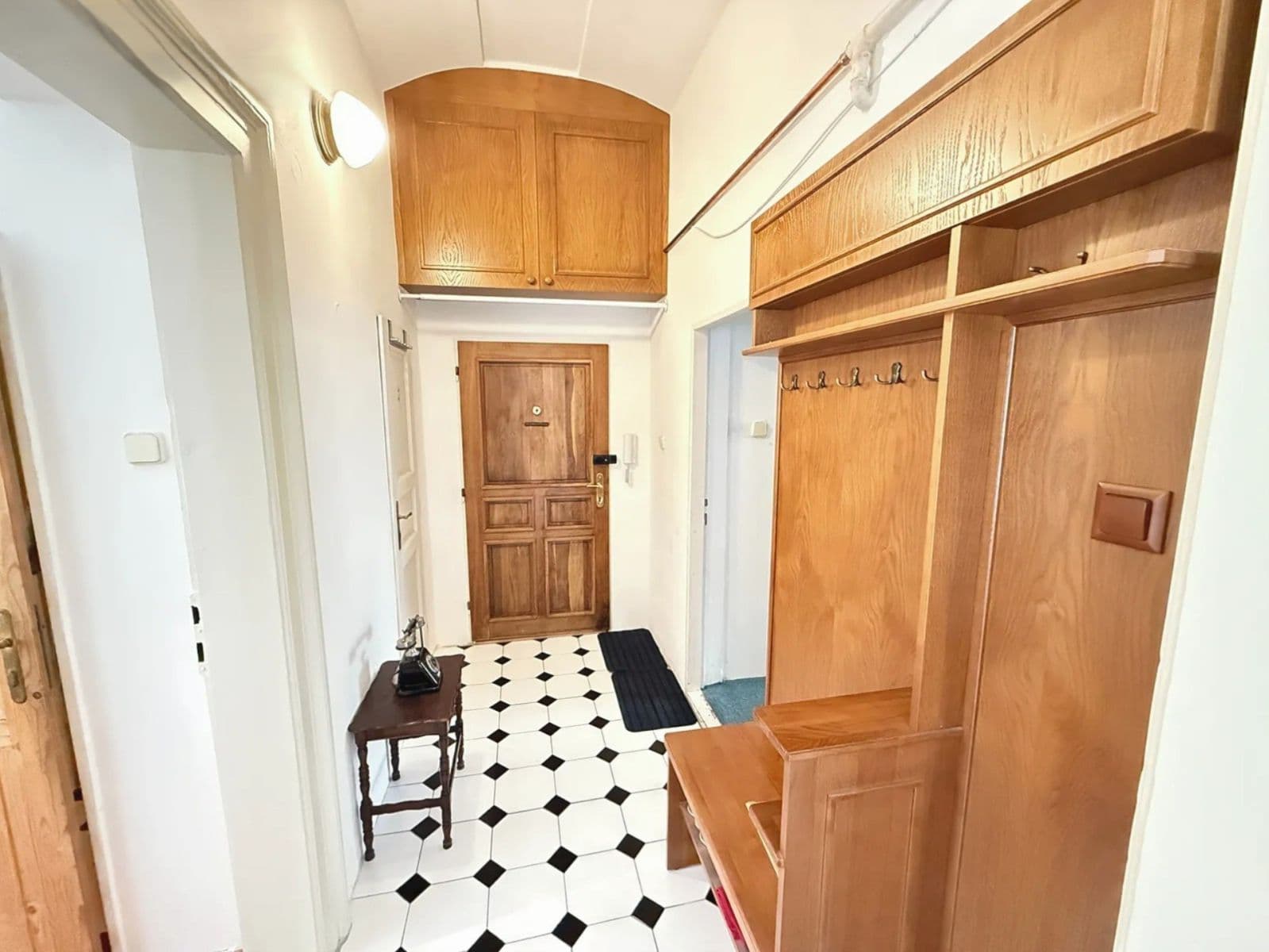 Prodej bytu 3+1 84 m², Husitská, Praha, Praha Prodej bytu 3+1 84 m², Husitská, Praha, Praha