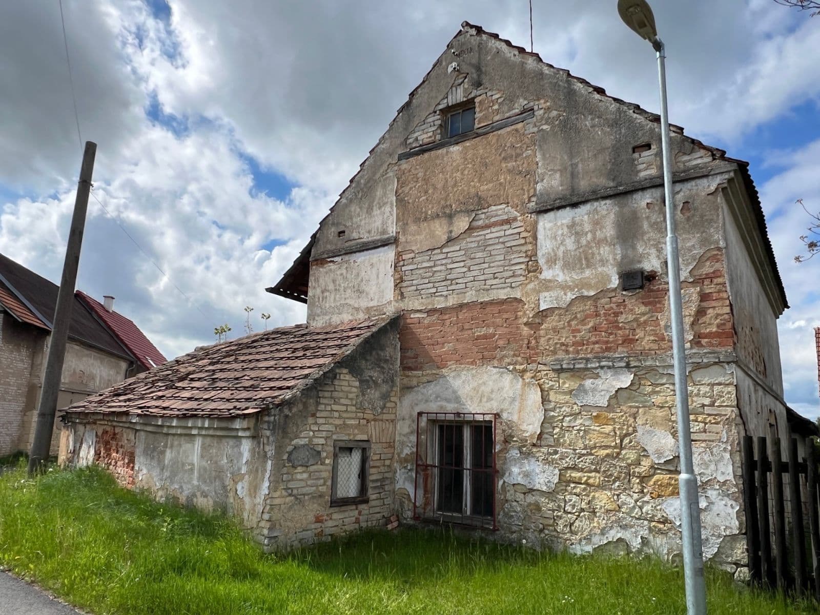 Prodej domu 128 m², pozemek 643 m², Svojetín, Středočeský kraj Prodej domu 128 m², pozemek 643 m², Svojetín, Středočeský kraj