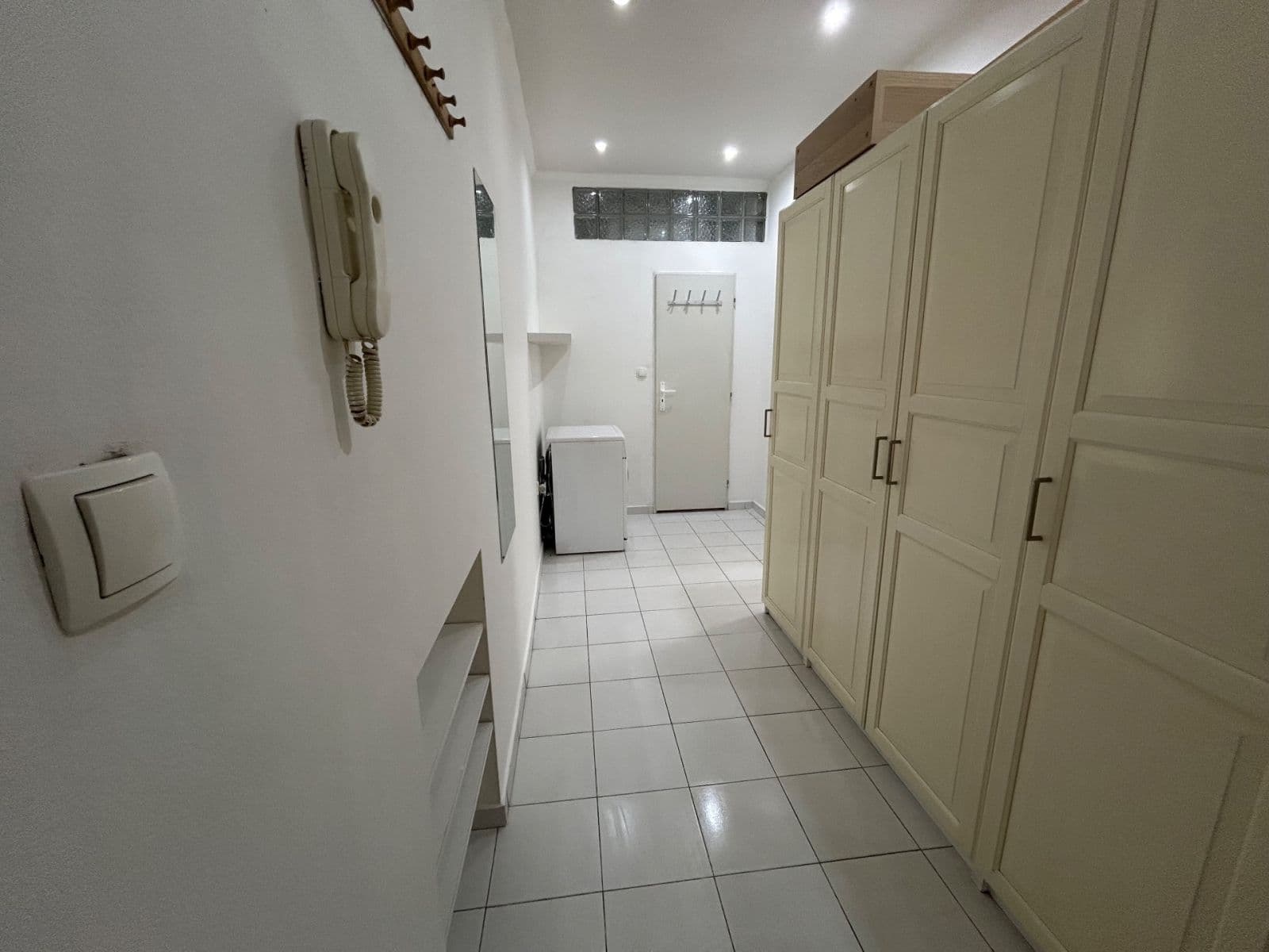 Pronájem bytu 1+kk 38 m², U Uranie, Praha, Praha Pronájem bytu 1+kk 38 m², U Uranie, Praha, Praha