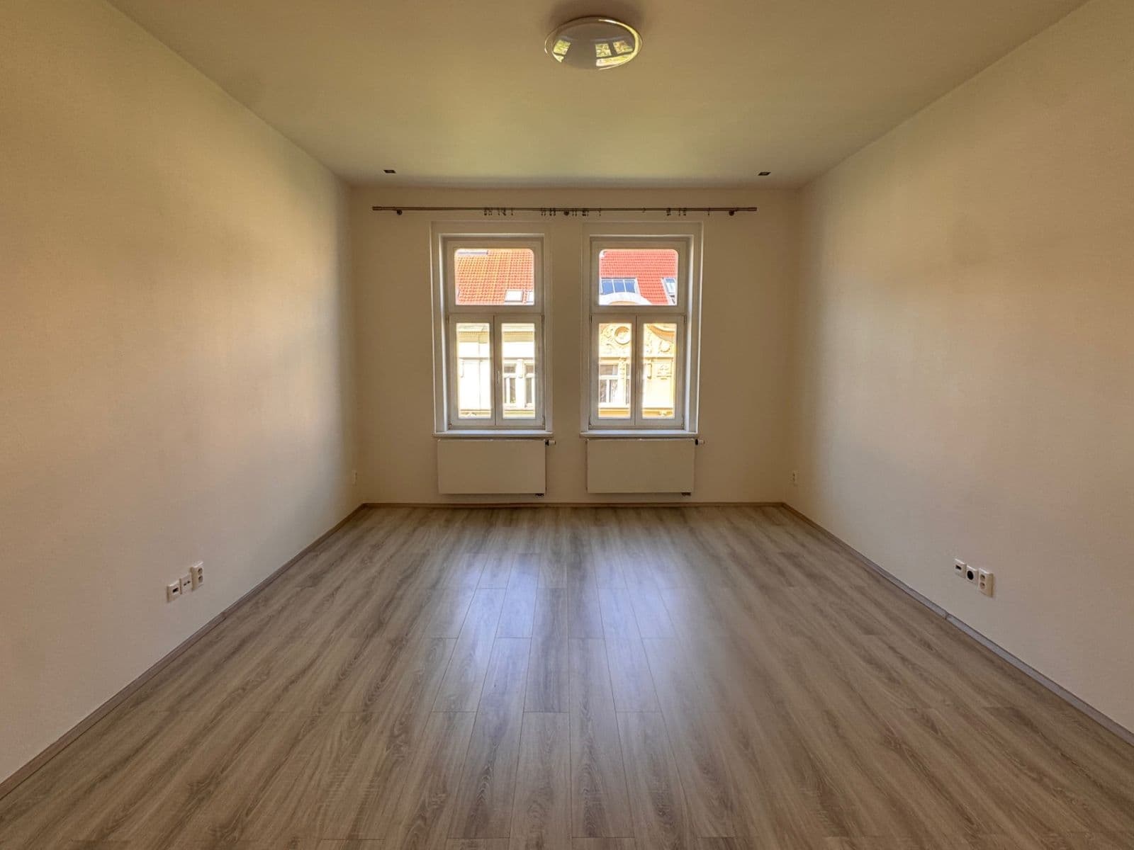 Pronájem bytu 1+1 45 m², Jana Zajíce, Praha, Praha Pronájem bytu 1+1 45 m², Jana Zajíce, Praha, Praha